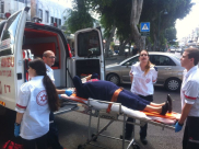  بالصور: إصابة متوسطة لسيدة بحادث دهس في شارع شديروت يروشلايم بمدينة يافا 